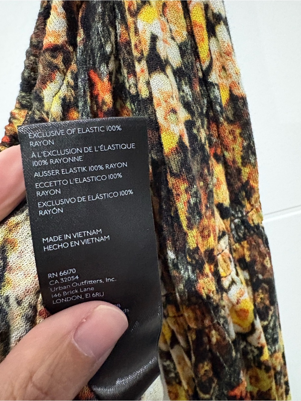 Urban Outfitters Black & Yellow Floral Puff-Sleeve Tie-Front Crop Top - Picture 5 of 5